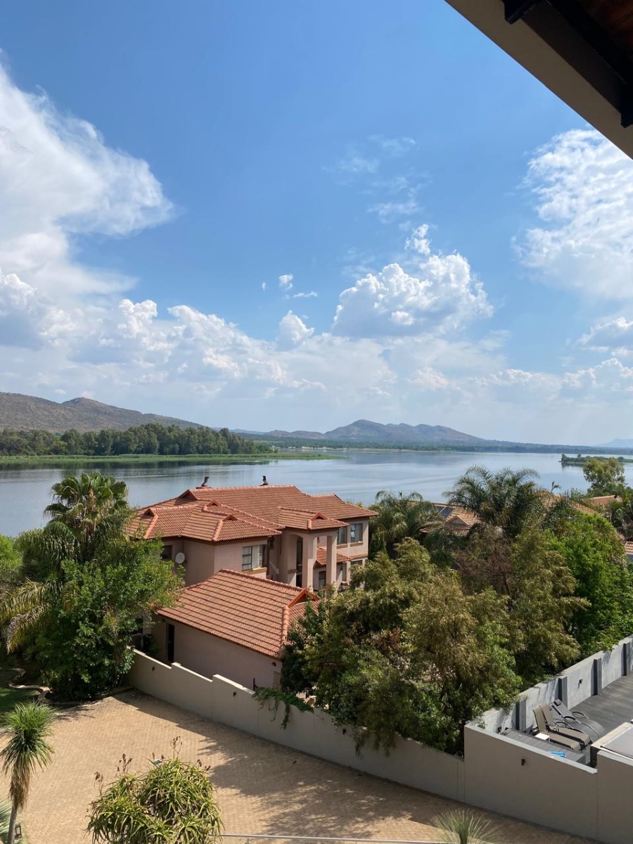 6 Bedroom Property for Sale in Birdwood Estate North West